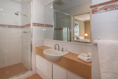 Bayshore Beachside Resort - Accommodation NT 34