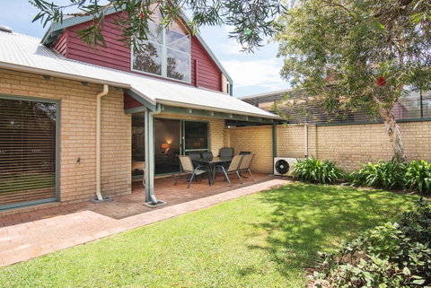 Bayshore Beachside Resort - Accommodation NT 33
