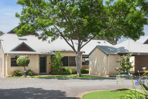 Bayshore Beachside Resort - Accommodation NT 32