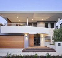 Adele's luxury South Beach apartment with King bed - NT Tourism