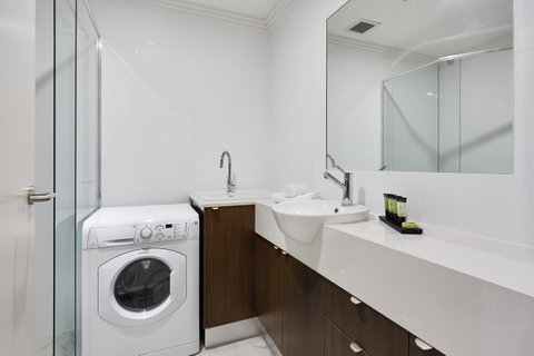 Attika Hotel - Accommodation NT 20