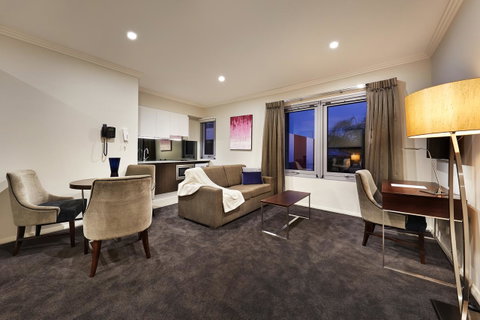 Attika Hotel - Accommodation NT 14