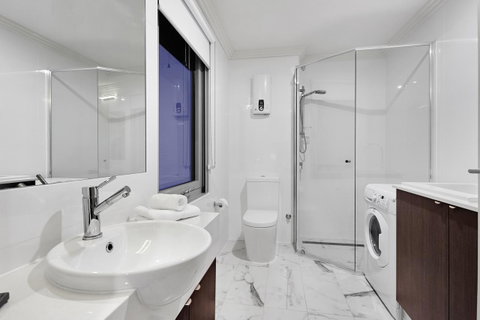Attika Hotel - Accommodation NT 21