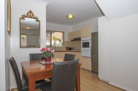 Leederville Townhouse - Accommodation NT 1