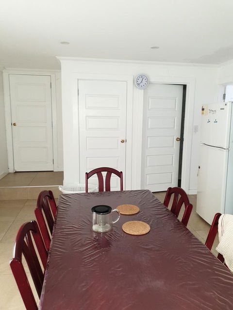 DIANELLA Budget Rooms Happy Place To Stay - Accommodation NT 10