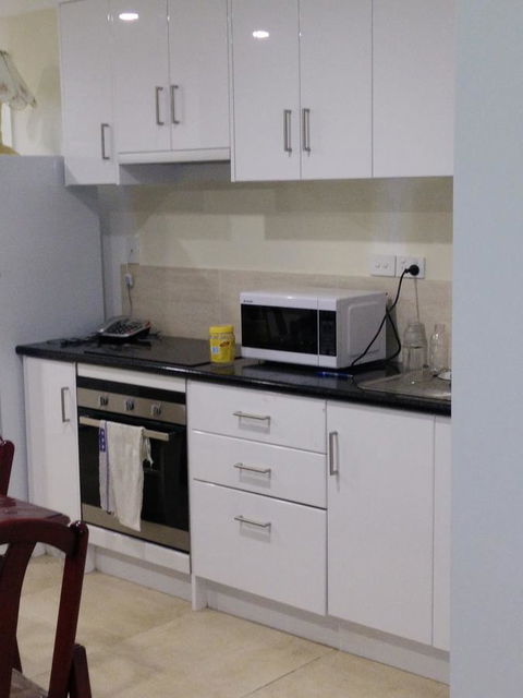 DIANELLA Budget Rooms Happy Place To Stay - Accommodation NT 25