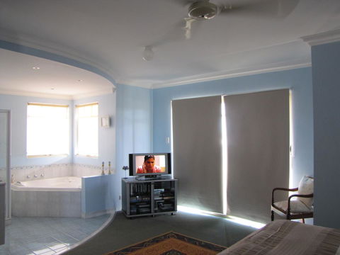Ocean View Retreat - NT Tourism 7