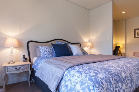 Cloisters - Accommodation NT 9