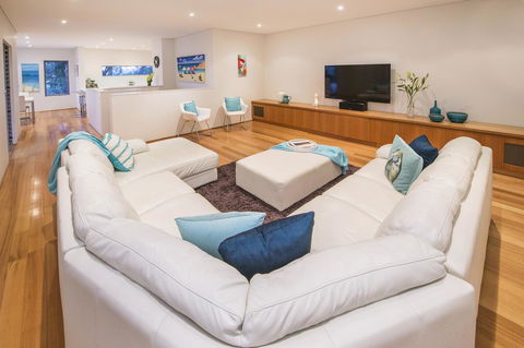 Calm Waters - Accommodation NT 28