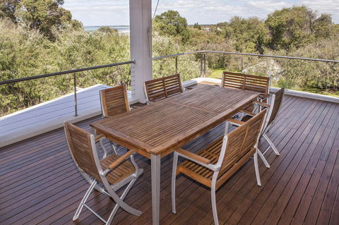 Calm Waters - Accommodation NT 8