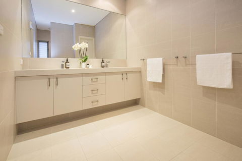 Calm Waters - Accommodation NT 3