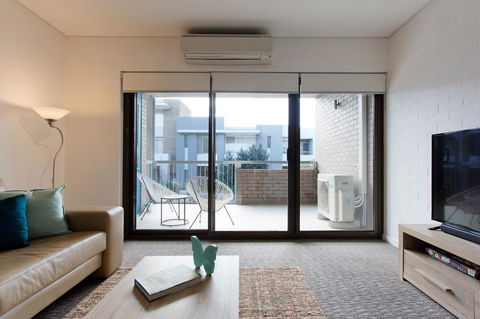 Beachside Living - South Fremantle - NT Tourism 13