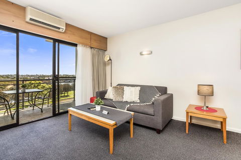 508 Stupendous Sunsets & Views Pool Gym Parking - NT Tourism 2