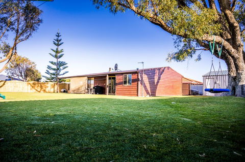 The Bothy Lancelin Family Retreat - NT Tourism 1