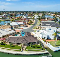 LA ANCHOR ON THE CANALS MANDURAH - NT Tourism