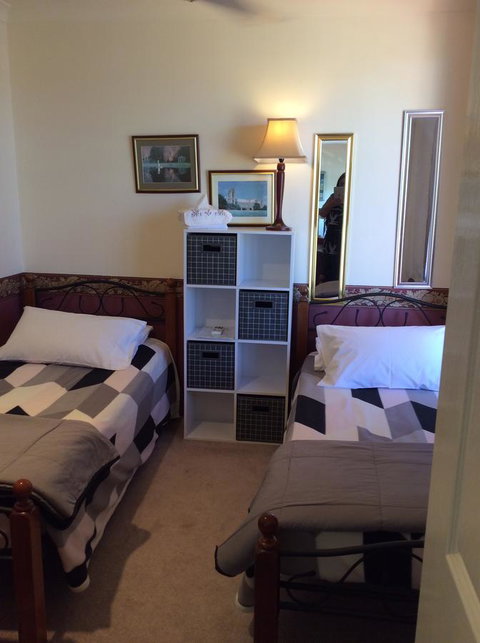 Crossland House - Accommodation NT 11