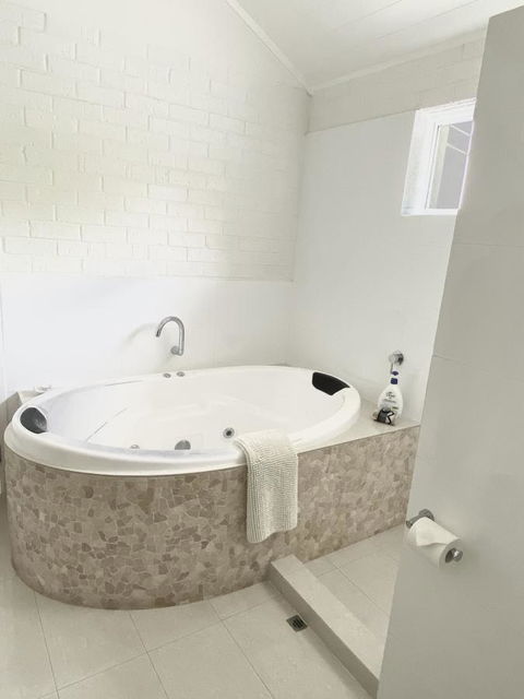 Whitesands Holiday Villas - Accommodation NT 5