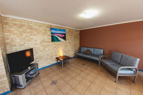 Esperance Foreshore Apartments - Accommodation NT 42