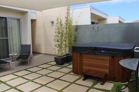 Alouarn Apartments - NT Tourism 2