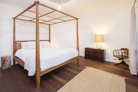 Buxton Thomas - Accommodation NT 6