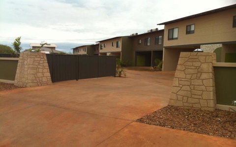 Breezes Apartments - Accommodation NT 6