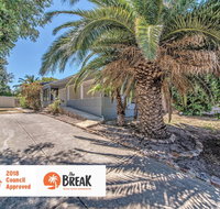 Panoramique Holiday Home With a View - Accommodation NT