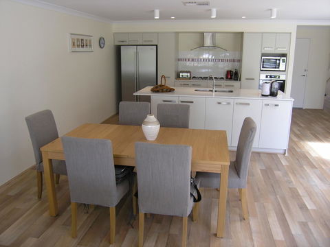 Swan Valley Townhouse - NT Tourism 14