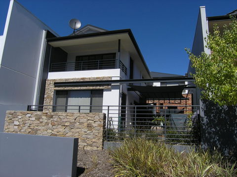 Swan Valley Townhouse - NT Tourism 5