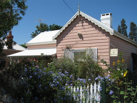 RoseMoore Bed & Breakfast - NT Tourism 0