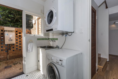 Cottesloe Sea Salt Abode - Executive Escapes - Accommodation NT 12