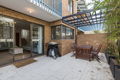 Cottesloe Sea Salt Abode - Executive Escapes - Accommodation NT 10