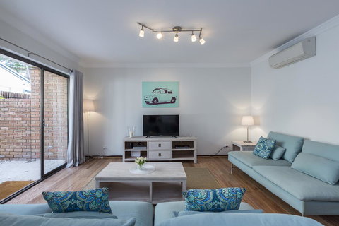 Cottesloe Sea Salt Abode - Executive Escapes - Accommodation NT 3