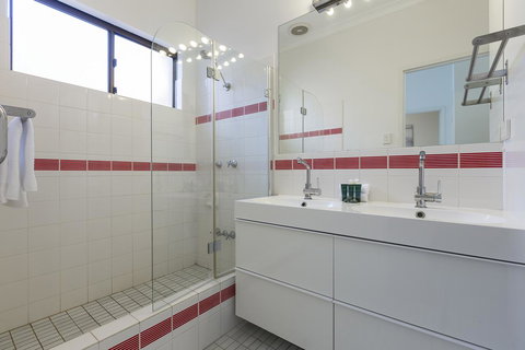 Cottesloe Sea Salt Abode - Executive Escapes - Accommodation NT 11