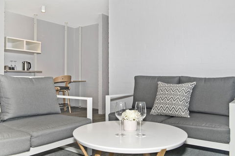 Atrium Hotel Mandurah - Accommodation NT 22