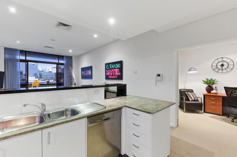 The Executive Penthouse - NT Tourism 14