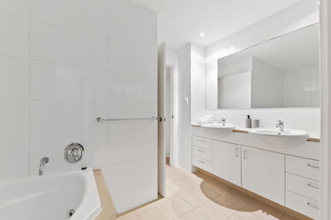 The Executive Penthouse - NT Tourism 10
