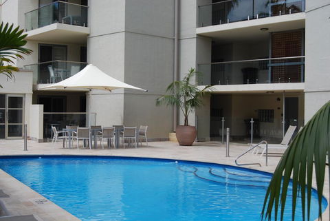 Absolute Beachfront Scarborough - Accommodation NT 8