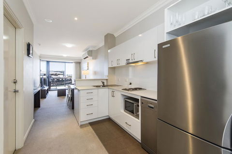 Dolphin Quay Apartments - Accommodation NT 34