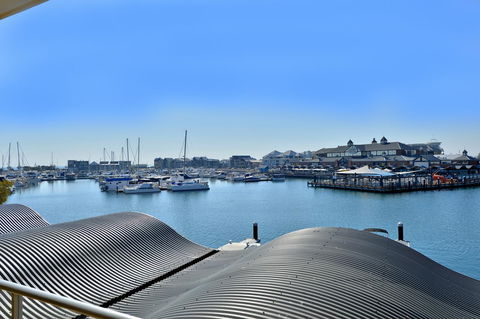 Dolphin Quay Apartments - Accommodation NT 13