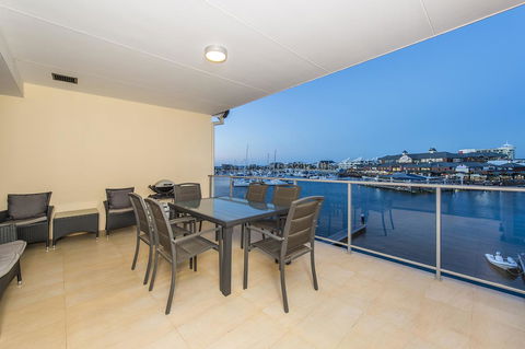Dolphin Quay Apartments - Accommodation NT 21
