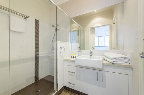 Dolphin Quay Apartments - Accommodation NT 40