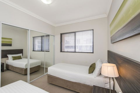 Dolphin Quay Apartments - Accommodation NT 41