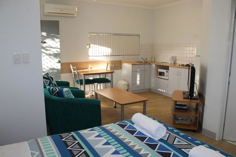 Mandurah Ocean Marina Chalets - Accommodation NT 1