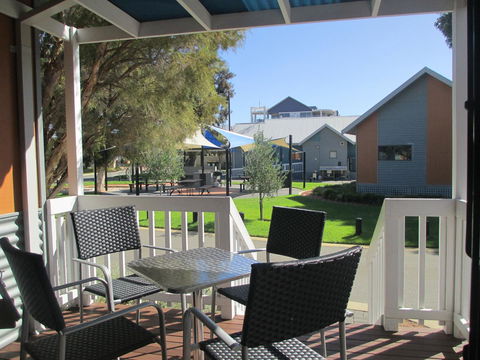 Mandurah Ocean Marina Chalets - Accommodation NT 40