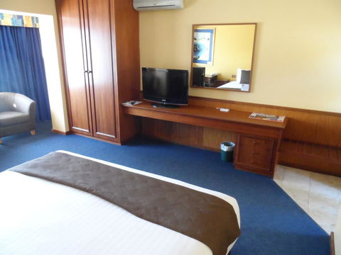 Clifton Motel & Grittleton Lodge - NT Tourism 22