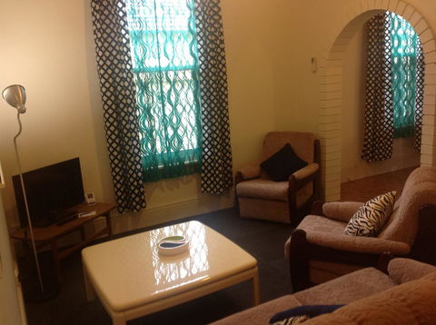 Clifton Motel & Grittleton Lodge - NT Tourism 36