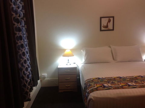 Clifton Motel & Grittleton Lodge - NT Tourism 37