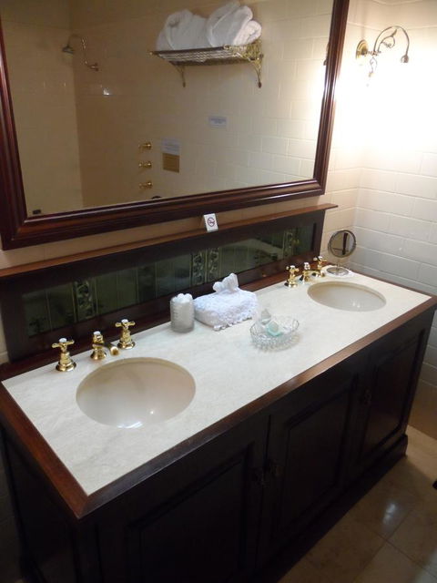 Clifton Motel & Grittleton Lodge - NT Tourism 31