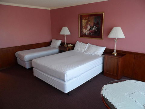 Clifton Motel & Grittleton Lodge - NT Tourism 16