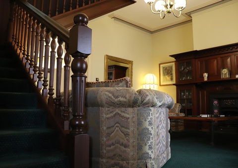 Clifton Motel & Grittleton Lodge - NT Tourism 4